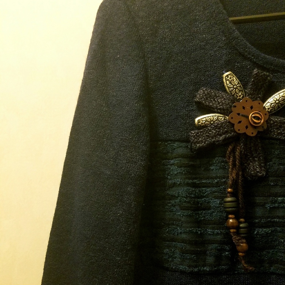 NWOT long sleeve midi dress - Picture 2 of 8